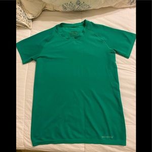 Patagonia Women’s Seamless Gamut Shirt Size XS